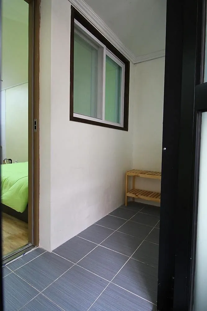 Again Seoul Guesthouse Отель
