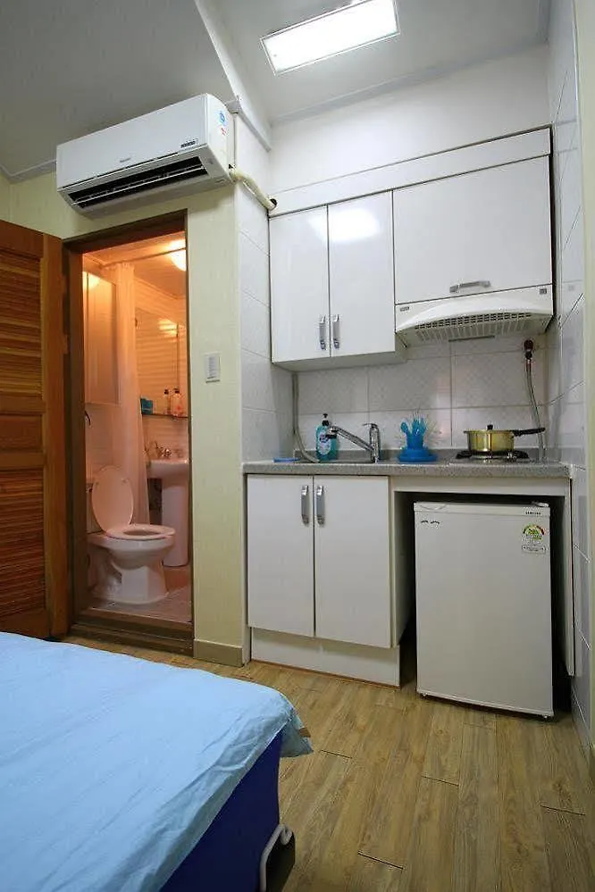 Again Seoul Guesthouse Отель